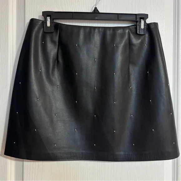 Revolve House of Harlow 1960 Faux Leather Mini Studded Black Skirt Size Small - Picture 4 of 6